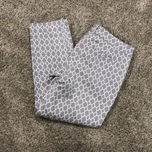 Merona Gray and white ankle pants